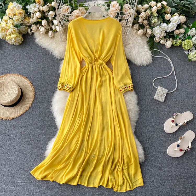 Váy boho maxi du lịch biển thêu hoa sắc nét