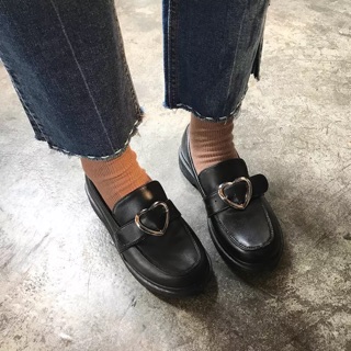 [SẴN 39] Giày ulzzang khuy trái tim (form rộng nên lùi 1 size)