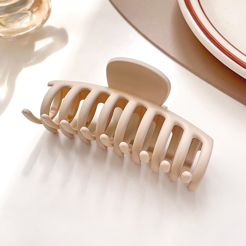 Kẹp tóc chéo màu cà phê sữa thời trang cao cấp MS432