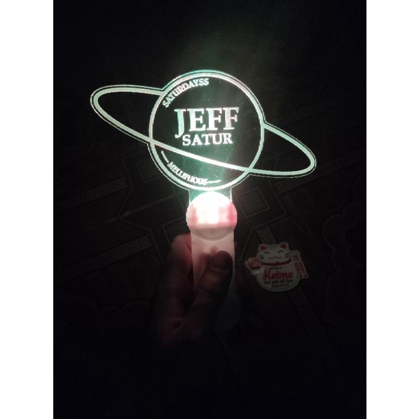 Lightstick JEFF SATUR khắc chữ, hình theo yêu cầu