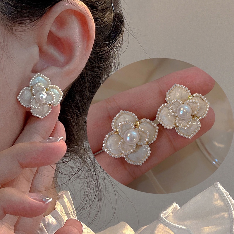 Khuyên Tai Hình Hoa Trà Đính Ngọc Trai Thời Trang Thanh Lịch Cho Nữ