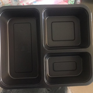 Hộp cơm 3 ngăn đế đen có nắp