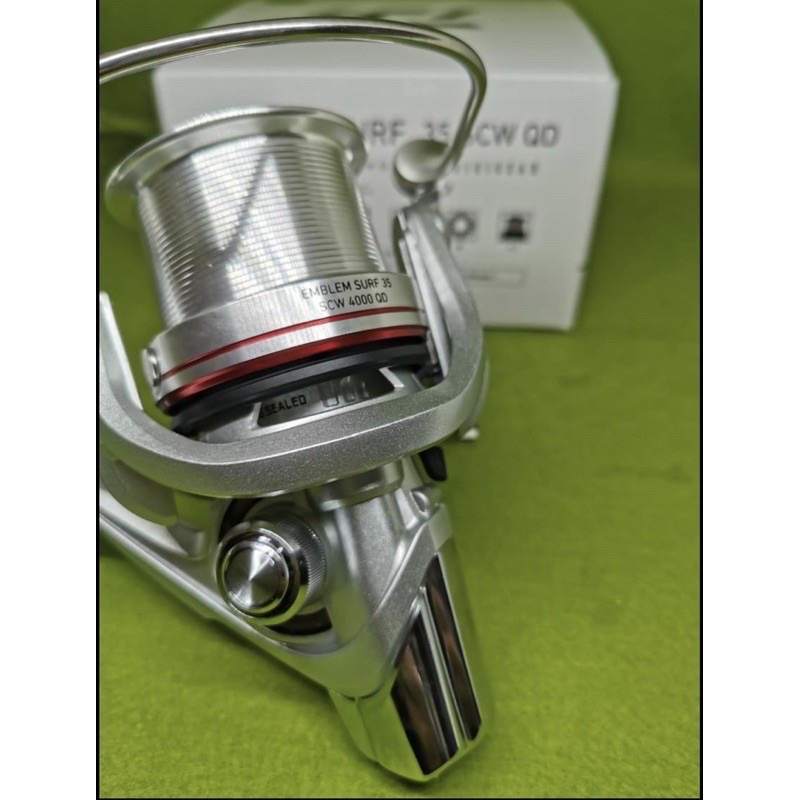 máy câu cá DAIWA hàng loại 1 emblem surf 35 scw QD hàng cao cấp máy câu chuyên săn hàng hàng nhập khẩu y hình
