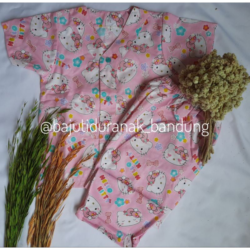 Bộ quần áo Piyama hình HELLO KITTY