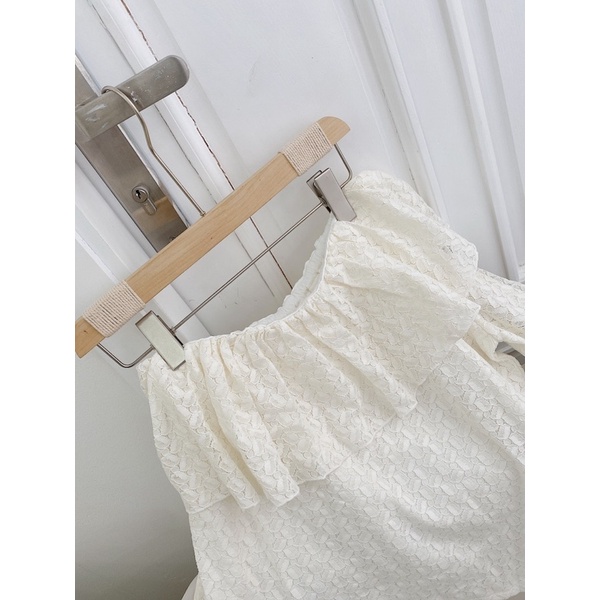 SET ÁO TRẮNG REN HOA LỆCH VAI +  SHORT