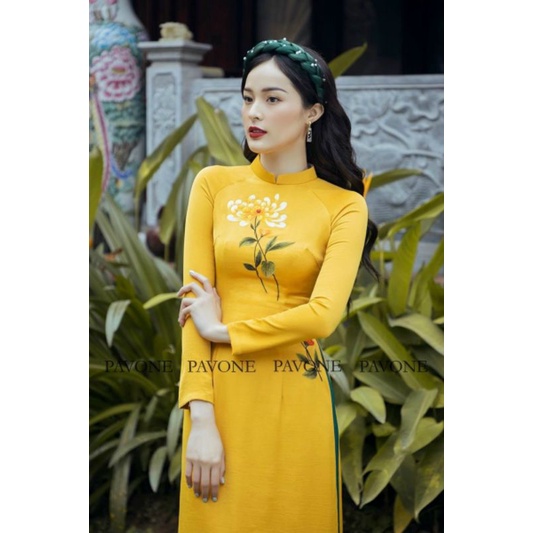 Áo dài lụa Tây Thi thêu hoa vàng thắm