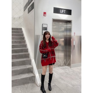 Áo len giấu quần đỏ đô kẻ oversize