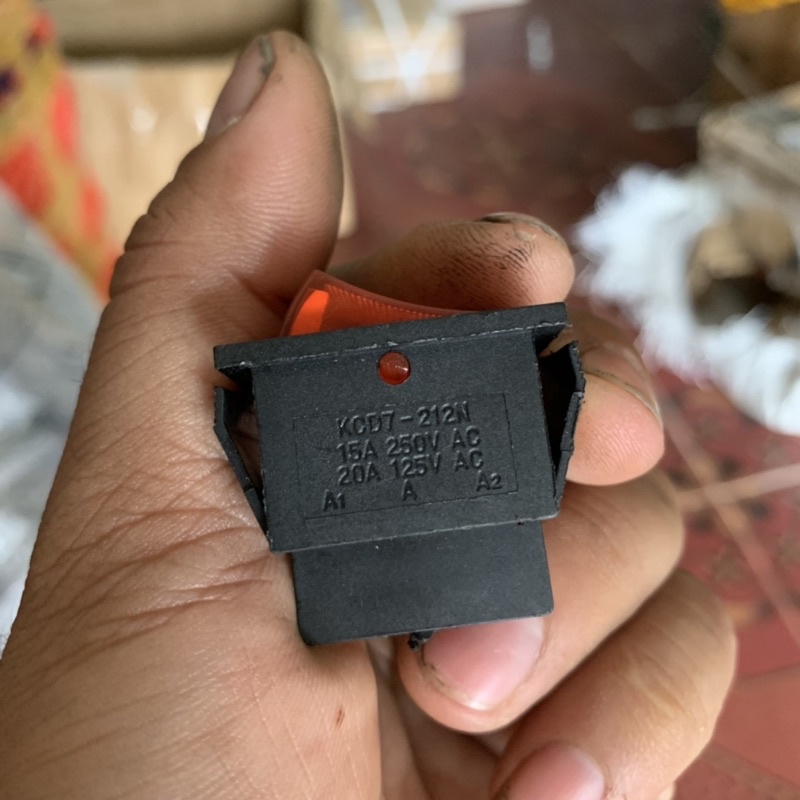 Công Tắc Bập Bênh 2 Chân và 4 Chân