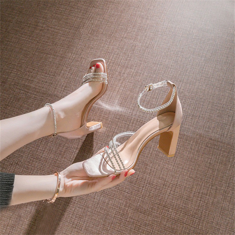 Giày Xăng Đan Gót Dày Phối Khóa Gài Đính Đá Thời Trang Trẻ Trung Cao Cấp