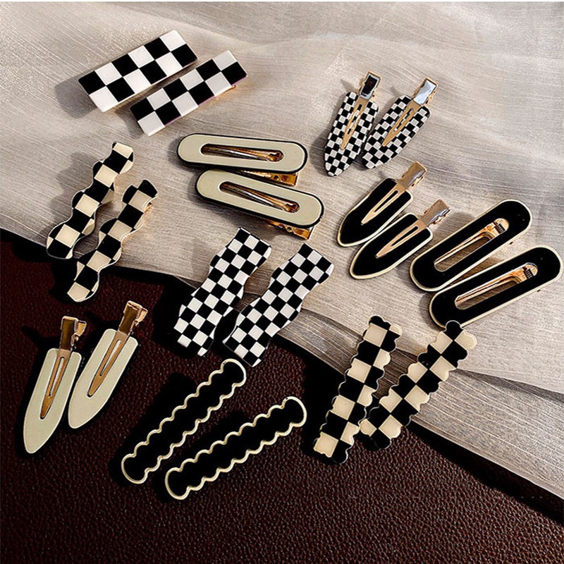 Kẹp Tóc Hình Vuông Màu Trắng Đen Phong Cách Hàn Quốc Dễ Thương