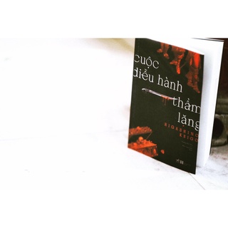 Sách - Cuộc diễu hành thầm lặng (Higashino Keigo)