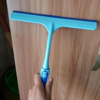 Gạt kính - dụng cụ vệ sinh kính - làm sạch bề mặt