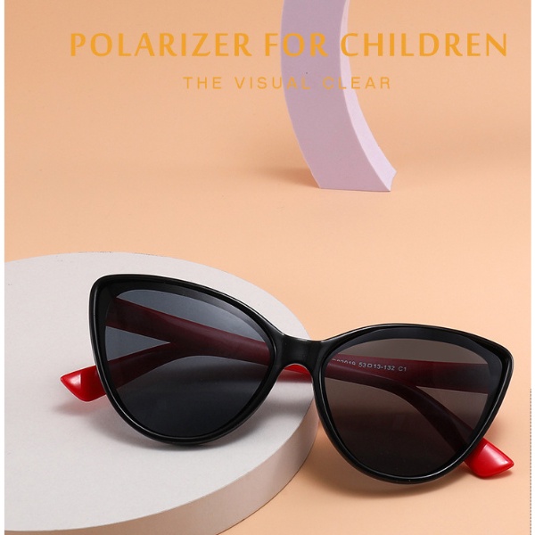 Kính mát cho bé gái dáng mắt mèo thời trang mẫu hot 2022