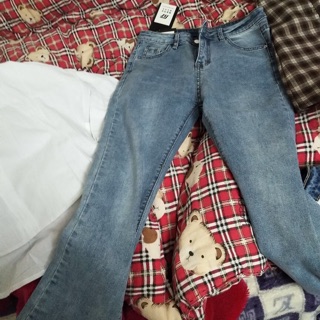 Quần Jeans ống loe ( Không rách )