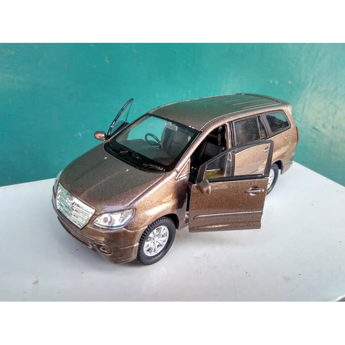 Mô Hình Xe Toyota Kijang Innova Diecast Innova