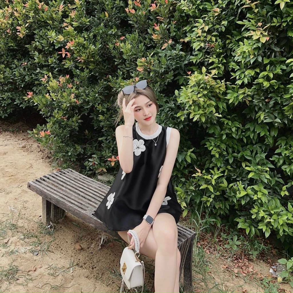 Sét bộ đồ nữ áo sát nách họa tiết đính hoa kèm quần đùi xinh trẻ