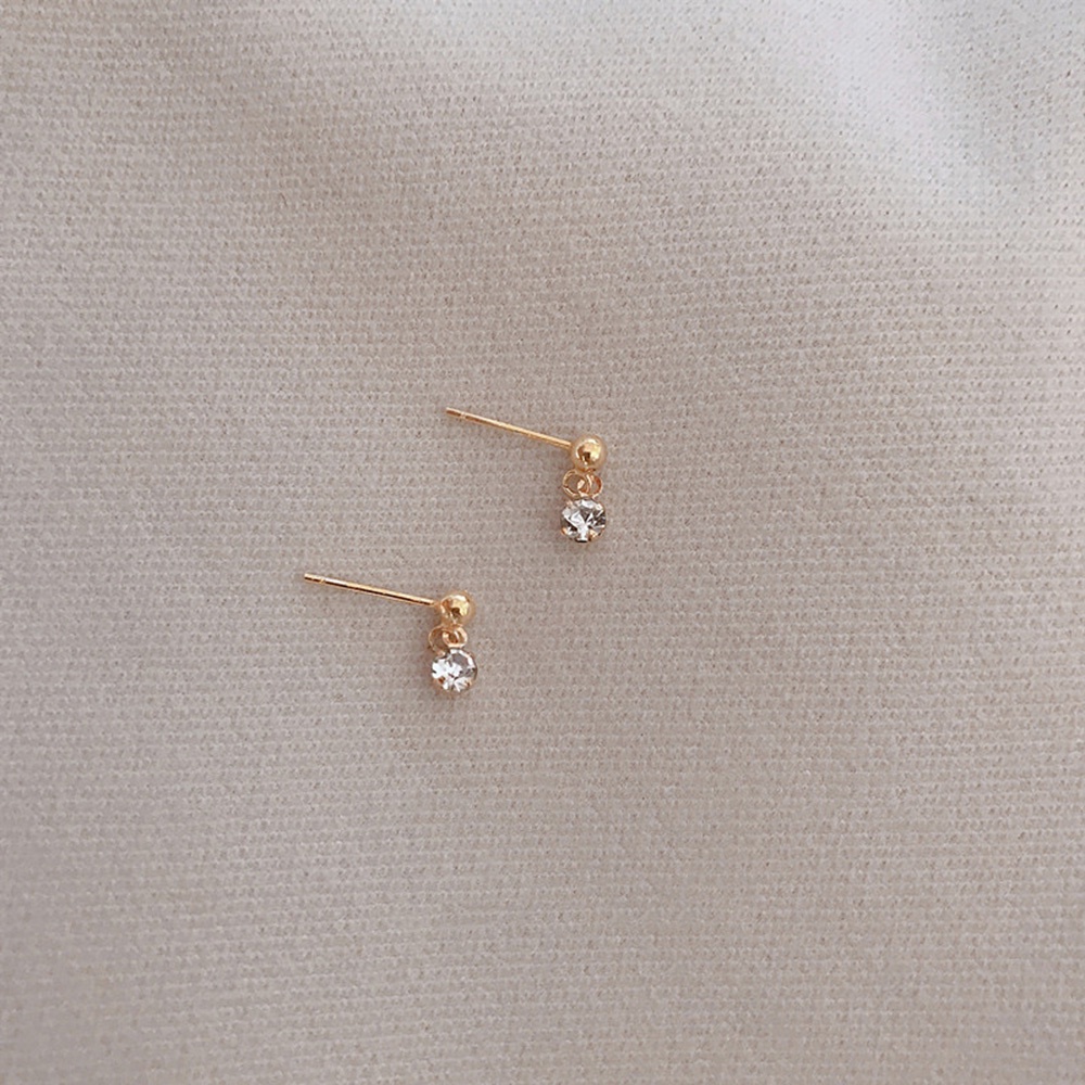 Khuyên Tai Hình Tròn Đính Đá Kim Cương Nhân Tạo Thời Trang Đơn Giản Dành Cho Nữ