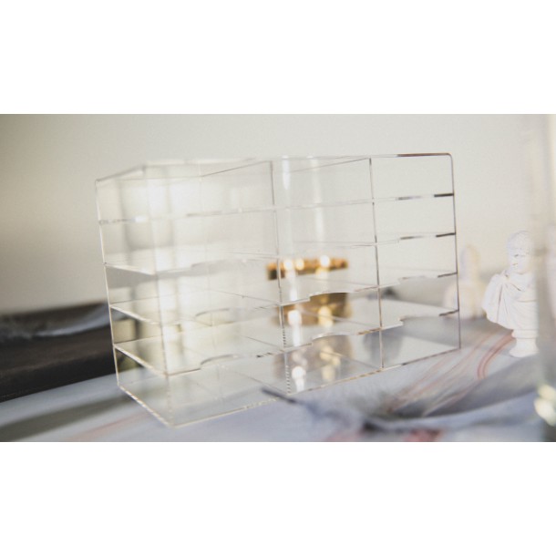 Hộp đựng 15 bộ bài tập trong suốt - Crystal Cabinet by TCC