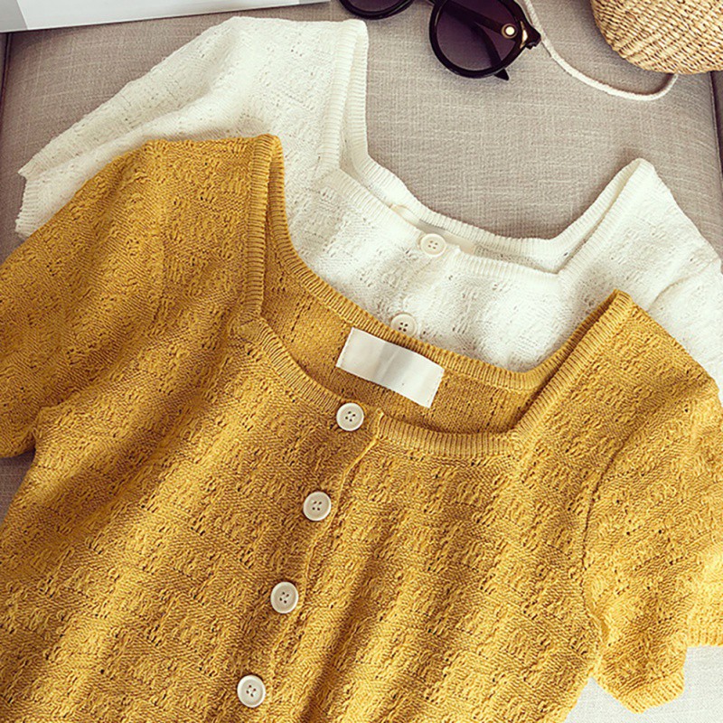 Áo thun dệt kim tay ngắn phối nút cho phái nữ