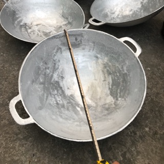 Chảo gang võng 45 cm