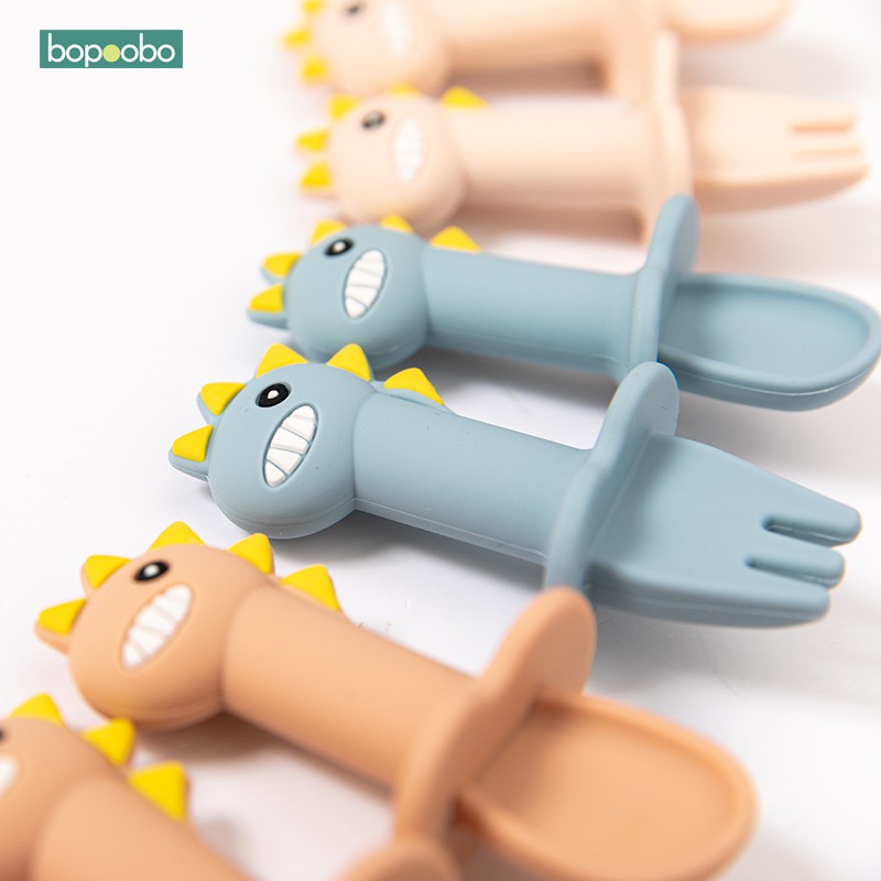 bopoobo Kids 1 bộ Bộ đồ ăn cho bé Nĩa silicone Bộ thìa hoạt hình Muỗng mềm Sản phẩm cho trẻ ăn dặm Bộ đồ ăn đào tạo bổ sung