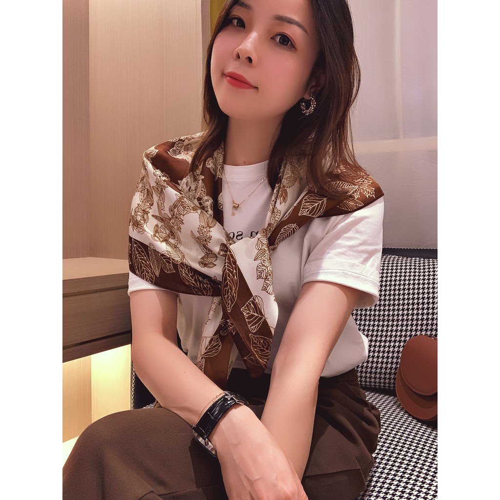 Khăn Choàng Lụa Hình Vuông