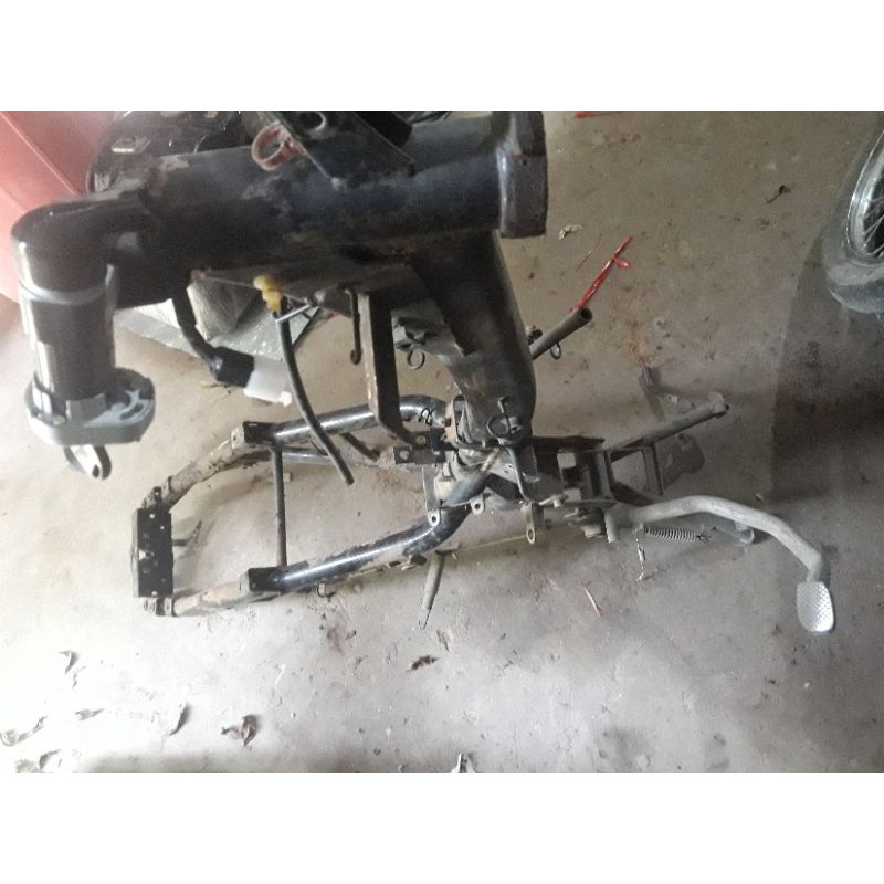 Sườn xe ws110 hay rsx110 rin rã xe.Còn nguyên xi rin,đời đầu,có trầy.