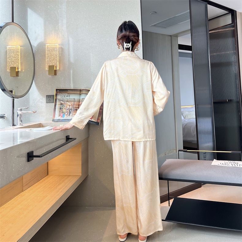 Bộ đồ ngủ tay dài từ satin phong cách mới cho nữ 2022