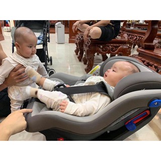 Ghế ngồi ô tô cho bé Joie Steadi.