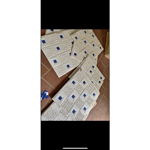 Xốp dán tường hoa văn kim tuyến 70x70cm loại 1 | BigBuy360 - bigbuy360.vn