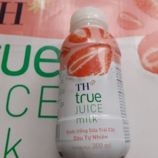 Sữa trái cây dâu TH true milk chai 300ml