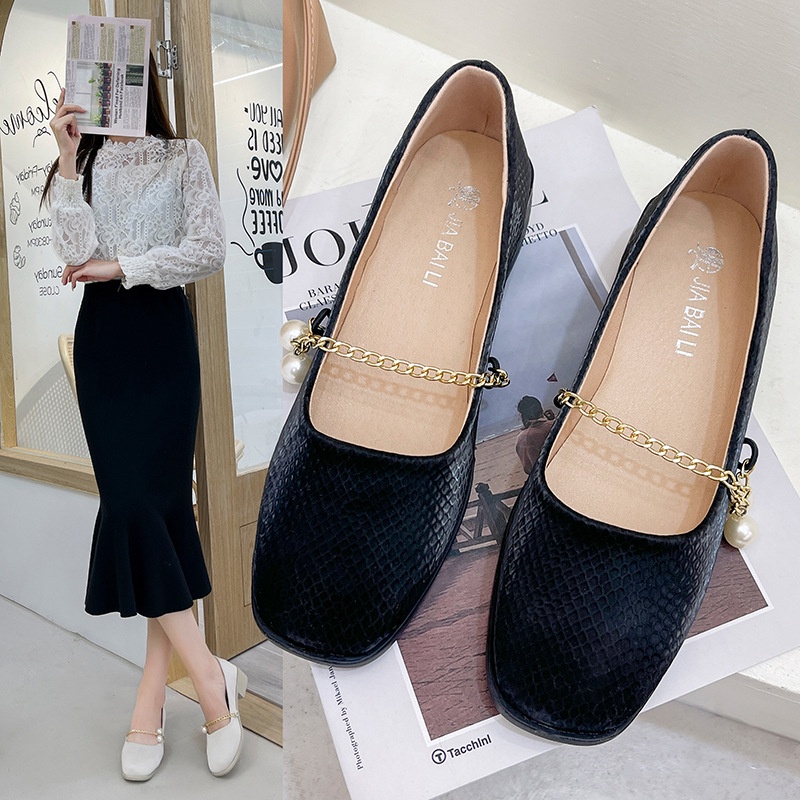 Giày cao gót IELGY mũi vuông đính ngọc trai dây xích phong cách Hàn Quốc