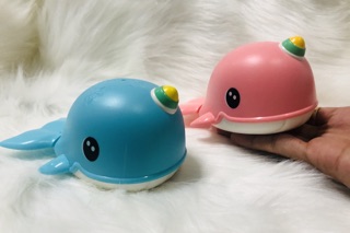 Đồ chơi cá voi có sừng vặn cót 🐳🐳