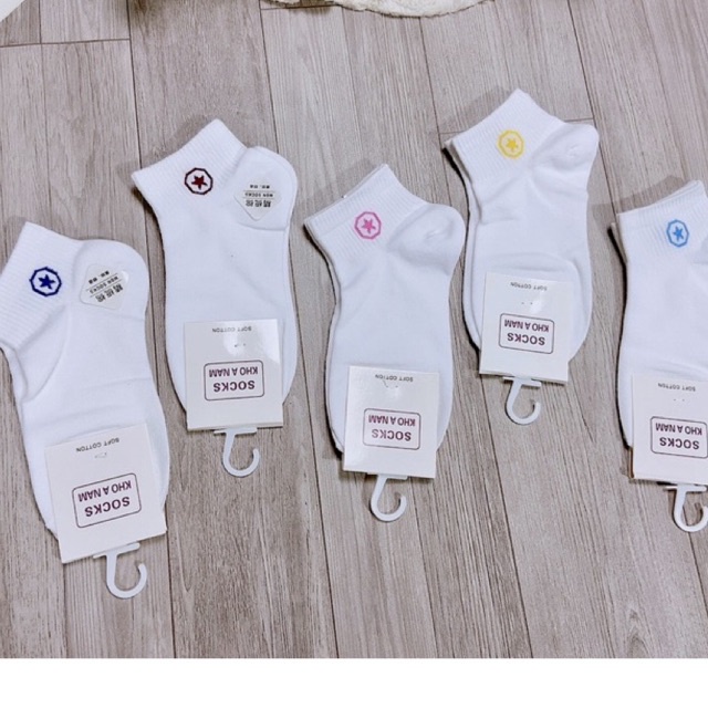 Tất cổ ngắn huy hiệu ngôi sao màu trắng