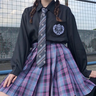 💕💕 the long-term college of girls in the long sleeves of black sleeves.