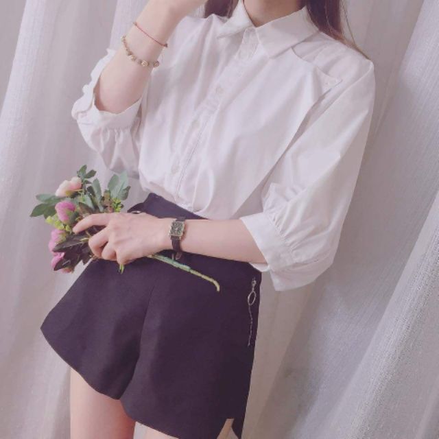 Áo sơ mi trắng tinh khôi