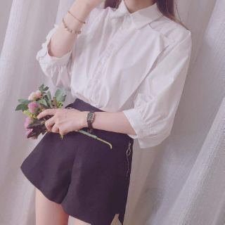 Áo sơ mi trắng tinh khôi