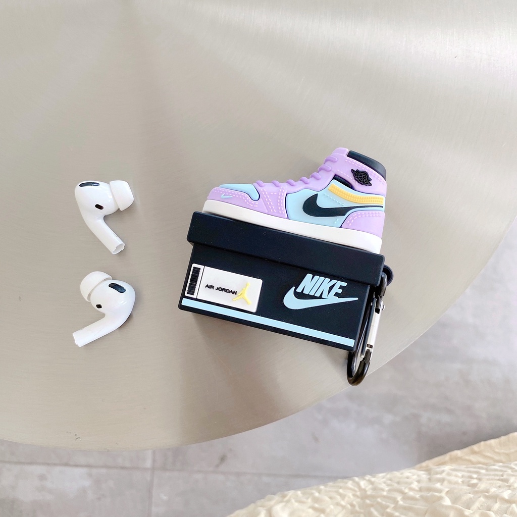 Vỏ silicon mềm bảo vệ hộp sạc tai nghe bluetooth hình giày Jordan 1 có logo thích hợp cho Apple AirPods1 / 2 Pro