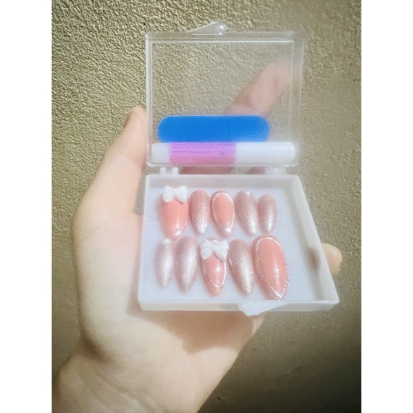Nail box thiết kế tráng gương viền mắt mèo