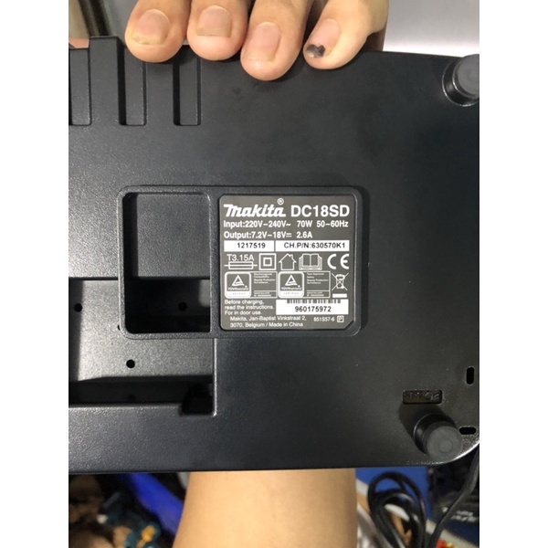 Đế sạc pin chậm Makita DC18SD 18V