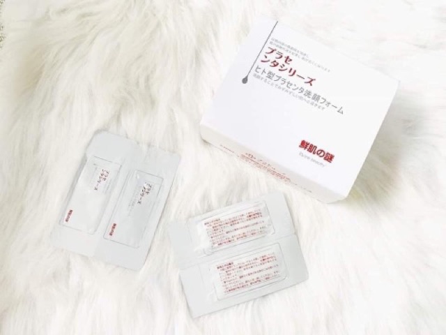 Mặt nạ ủ trắng nhau thai Nhật