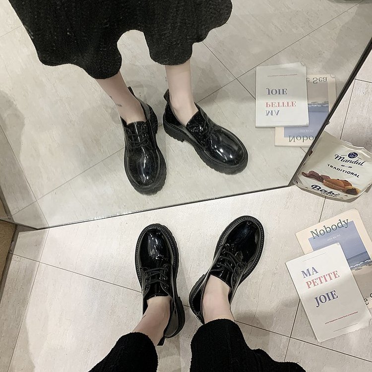 Giày oxford màu đen cổ điển dễ phối đồ thời trang cho nữ