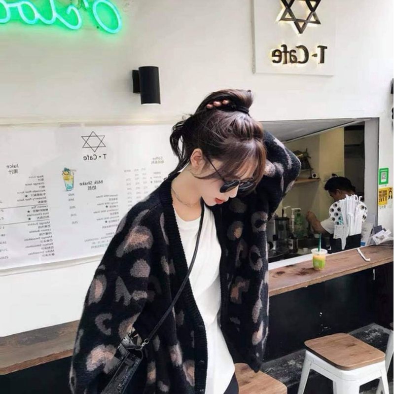 Áo khoác cardigan họa tiết, form rộng, hàng có sẵn.
