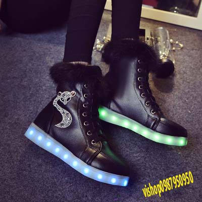 Giày Phát Sáng Đen Cao Cổ Hồ LY (Nữ )-Giày phát sáng đèn Led 7 màu 8 chế độ cực đẹp phong cách Hàn Quốc