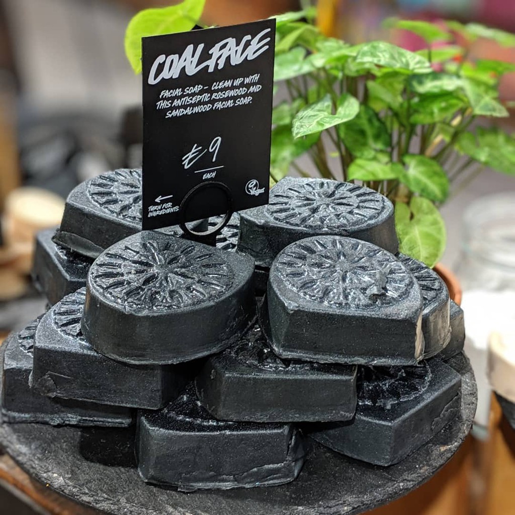 Bánh rửa mặt LUSH - Coalface Facial Soap