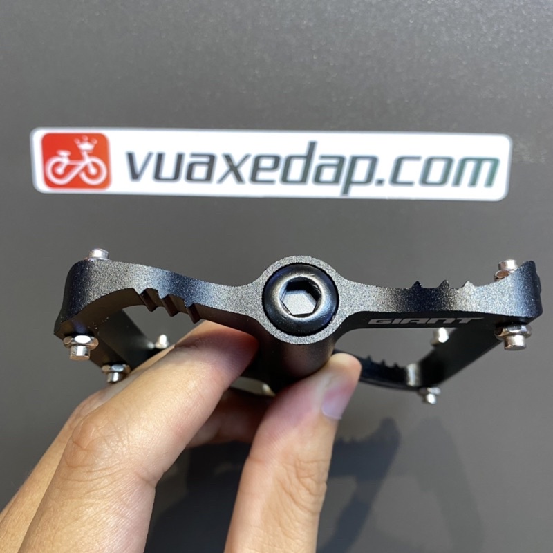 BÀN ĐẠP PEDAL GIANT – BUTTERFLY