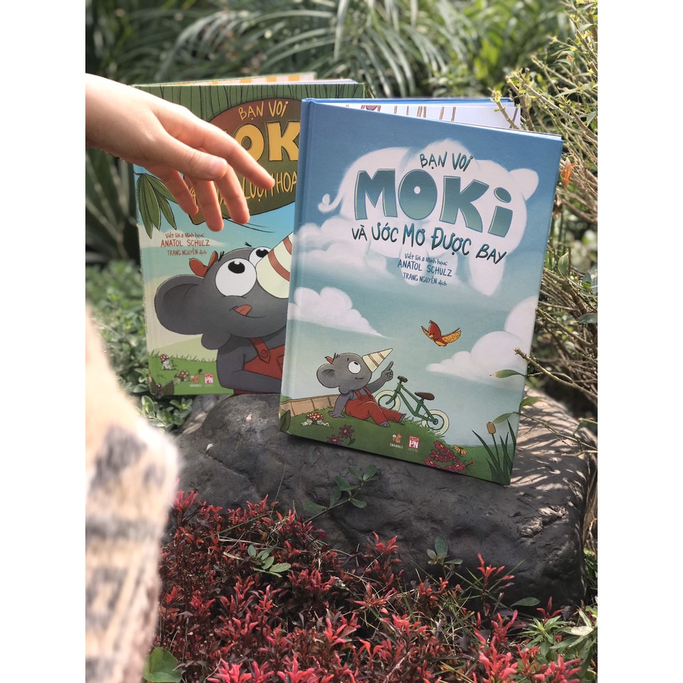 Sách cho bé - Bạn Voi MOKI và giấc mơ được bay -Truyện tranh kết hợp trò chơi , tô màu