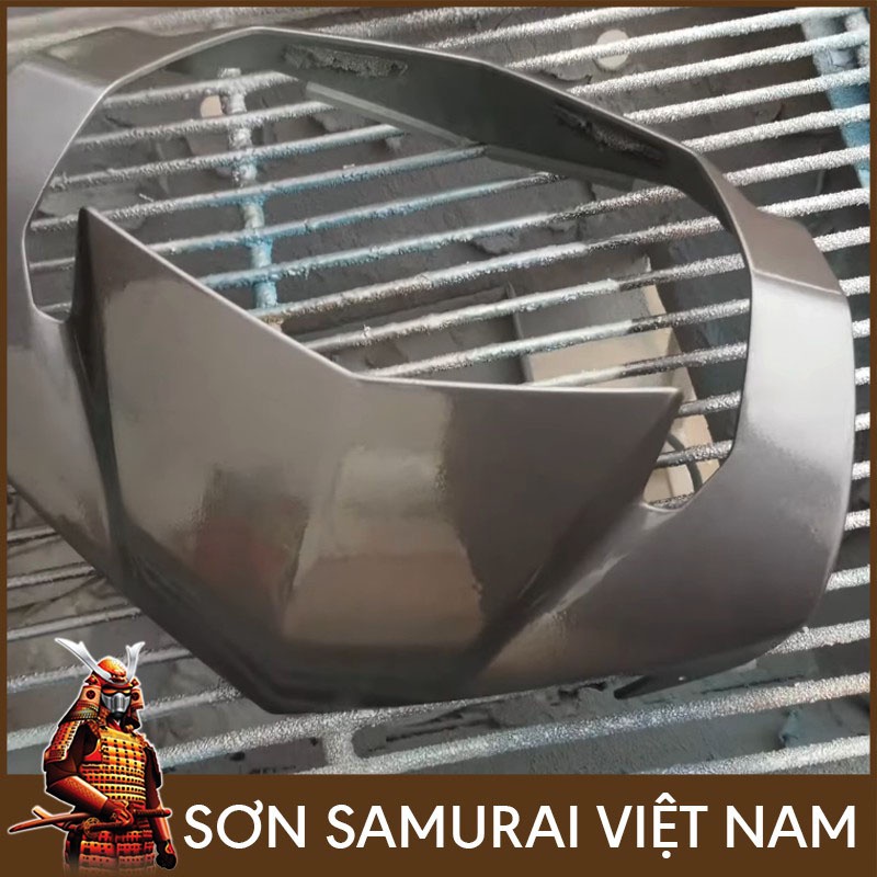 Sơn Samurai màu bạc Vostok H177 chính hãng, sơn xịt dàn áo xe máy chịu nhiệt, chống nứt nẻ, kháng xăng