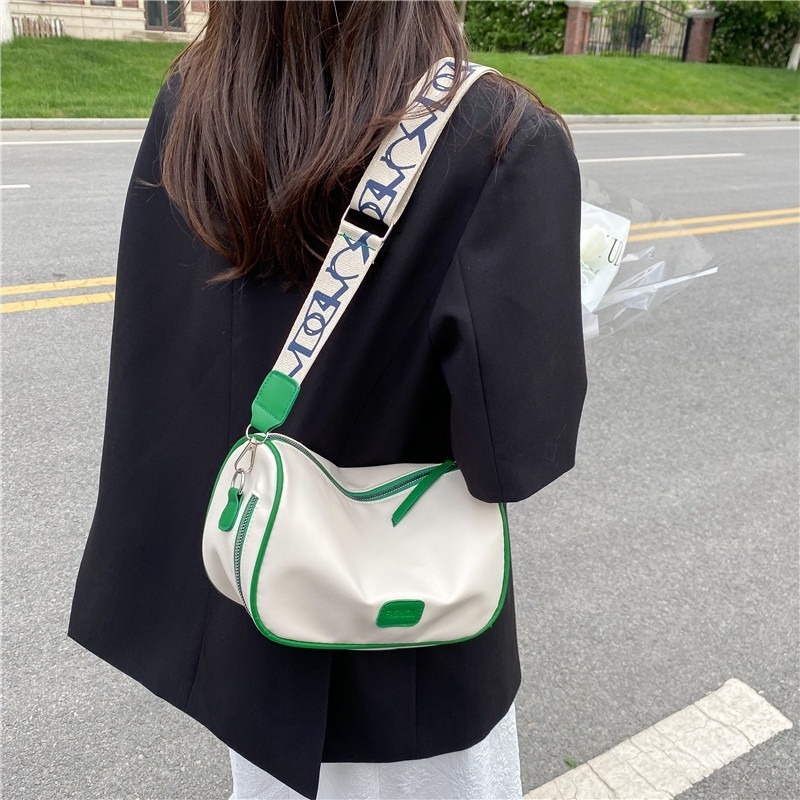 Túi Đeo Chéo Hình Vuông Nhỏ Màu Trơn Đơn Giản NB00209