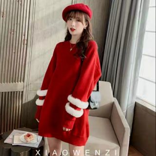 Váy len đỏ viền tay lông